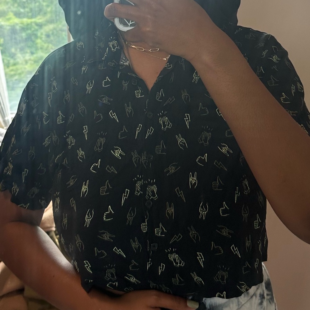 Cropped Button Up - Picture 4 of 4